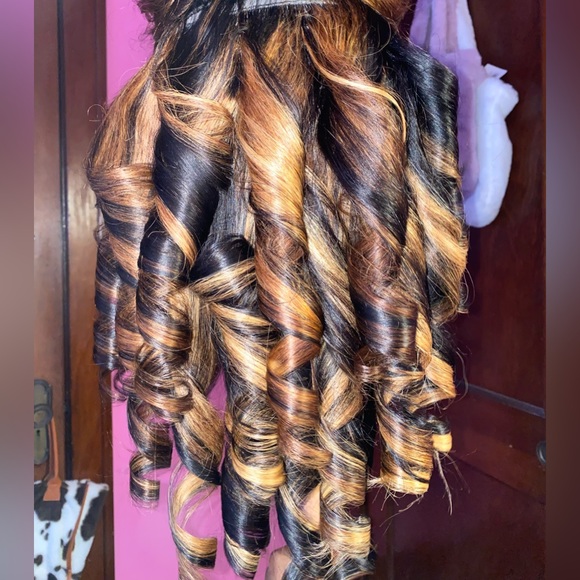 Custom highlighted closure wig - Picture 2 of 6